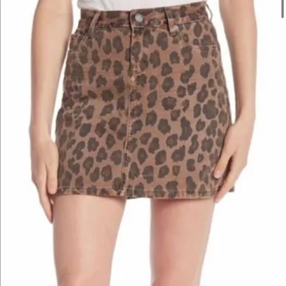Blanknyc leopard print denim mini skirt. Size 27.